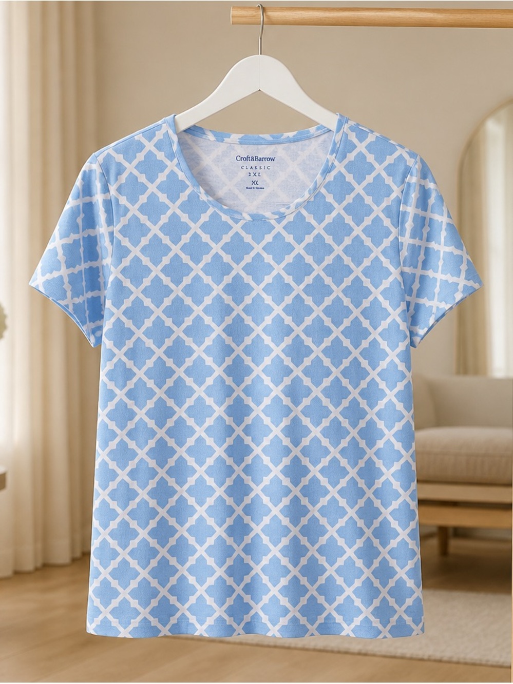 Croft & Barrow blue and white geometric patterned women's classic tee shirt NWOT